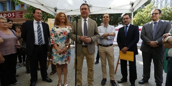 El Ayuntamiento impulsa una nueva línea directa de Tussam entre Sevilla Este y el Prado con menos paradas que permite una reducción de los tiempos de desplazamiento