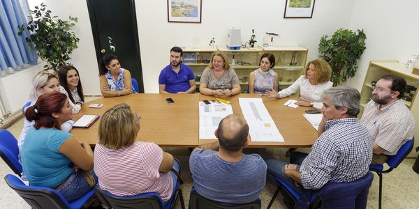 (17/10/2017) El Ayuntamiento licita las obras para el acceso al CEIP Carlos V de Torreblanca que facilitará la entrada de vecinos, comunidad educativa y vehículos de emergencia