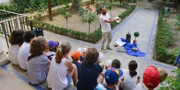 (22/06/2017) El Real Alcázar programa actividades educativas y de difusión histórica del monumento para las mañanas de julio, agosto y hasta el 8 de septiembre dirigidas al público infantil