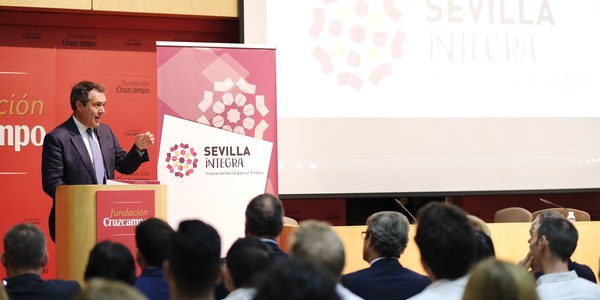 (26/09/2017) El programa municipal de empleo Integra, impulsa la creación de 309 puestos de trabajo tras atender a 3.544 desempleados, sobre todo de zonas desfavorecidas de Sevilla