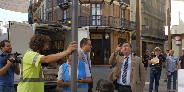 (27/07/2017) Movilidad inicia los trabajos de sustitución y renovación de la señalización peatonal turística