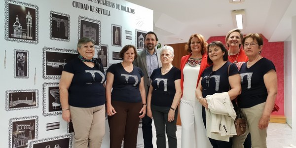 500 bolilleras y bolilleros de toda España se reúnen este sábado en el Encuentro Nacional de Encajeras de Bolillos de Sevilla