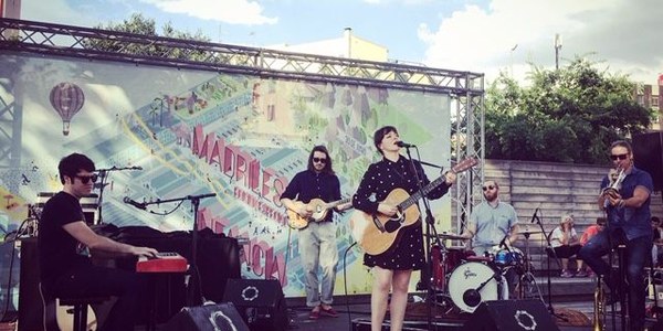 Alondra Bentley llevará mañana música pop, juegos, cuentos y sorpresas para los más pequeños hasta el Arquillo del Ayuntamiento