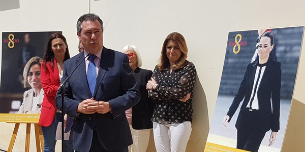 Centenares de personas participan en la inauguración de la Calle Carme Chacón en el Distrito Este-Alcosa-Torreblanca