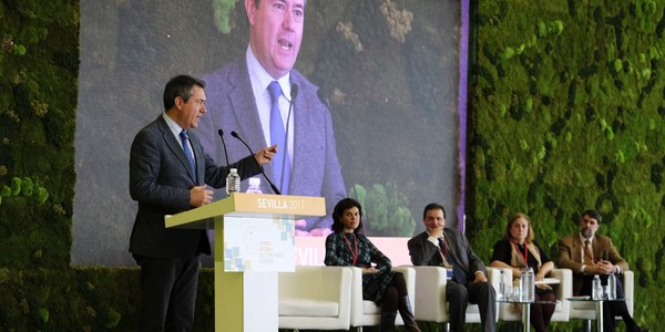 El alcalde de Sevilla anuncia en el I Foro Global de Gobiernos locales la creación de una red global de municipios