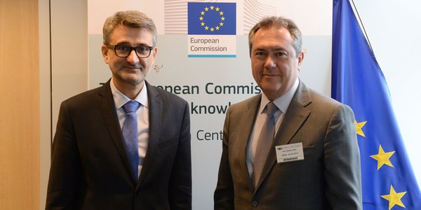 El alcalde firma el primer acuerdo con la Comisión Europea para que construya en Cartuja un nuevo centro de investigación en ciencia y tecnología