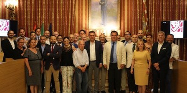 El Ayuntamiento acoge la presentación de la Asociación Gremial de Arte Sacro de Sevilla