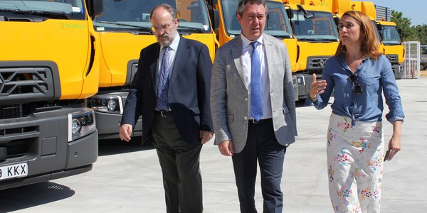 El Ayuntamiento adquiere 28 nuevos vehículos para Lipasam tras una inversión de 4 millones y licita nuevos proyectos por un importe de 6,2 millones de euros
