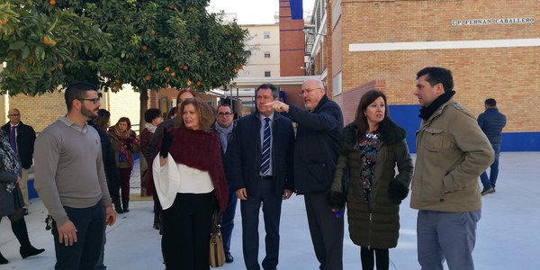 El Ayuntamiento culmina  en el CEIP Fernán Caballero del Distrito Sur el mayor proyecto  de reforma integral de un  colegio de este año con un  presupuesto de 650.000 euros