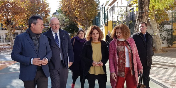 El Ayuntamiento culmina las mejoras en el CEIP Huerta de Santa Marina para garantizar la accesibilidad, mejorar los patios y renovar las redes