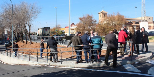 El Ayuntamiento culmina las obras en la Ronda de Padre  Pío que facilitan el tránsito peatonal en la barriada