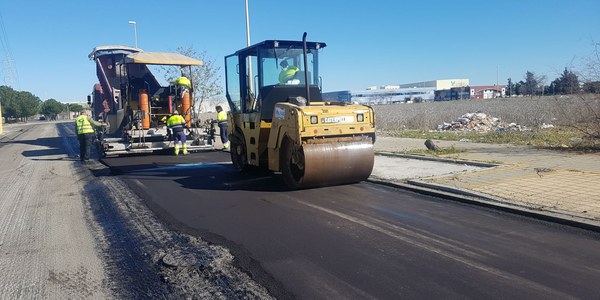 El Ayuntamiento culmina obras de pavimentación en el parque empresarial La Negrilla en su estrategia de mejorar e impulsar su actividad económica y laboral
