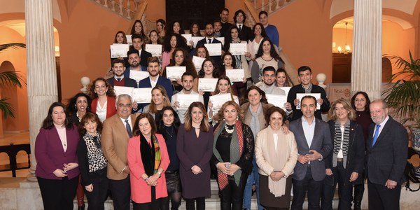 El Ayuntamiento de Sevilla acoge la I Gala de Premios a Estudiantes  Gitanos y Gitanas
