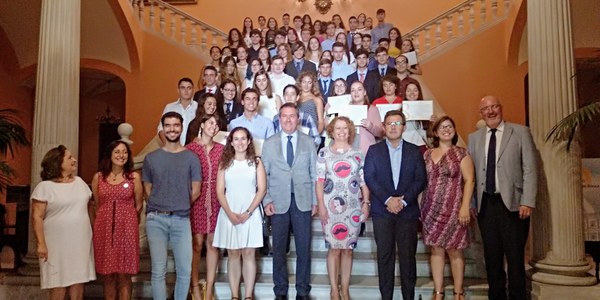 El Ayuntamiento de Sevilla distingue la trayectoria académica y personal de 57 estudiantes de cuarto curso de la ESO