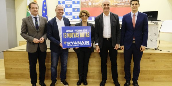 El Ayuntamiento destaca la apuesta de Ryanair por Sevilla con 13 nuevas rutas aéreas y el impulso a la industria auxiliar aeronáutica con su hangar, que conlleva 8 millones de inversión y 150 empleos de alta cualificación