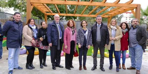 El Ayuntamiento ejecuta 1,4 millones de euros en proyectos de sombra, eficiencia energética y climatización de colegios y proyecta un plan de más de 13 millones de euros para 2019
