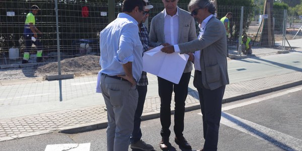 El Ayuntamiento ejecuta el nuevo carril bici alrededor de la Glorieta Avión Saeta dentro de la estrategia de mejora de la movilidad ciclista