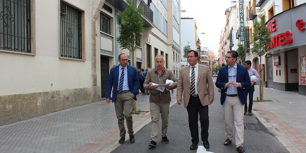 El Ayuntamiento extiende el modelo de reurbanización integral de la calle Amor de Dios a García Tassara, San Andrés y Cervantes, que contarán todas con plataforma única