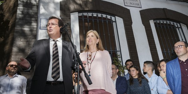 El Ayuntamiento inaugura la nueva denominación de la calle Doctor Jesús Vida, en el Distrito Casco Antiguo