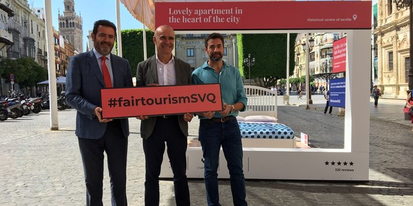 El Ayuntamiento inicia en Sevilla la campaña de información y sensibilización contra los pisos turísticos ilegales