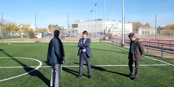 El Ayuntamiento inicia la segunda fase de renovación del Centro Deportivo San Jerónimo tras  concluir la nueva pista polideportiva de césped artificial