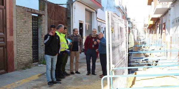 El Ayuntamiento inicia las obras de reurbanización y renovación de redes de 5 calles de Palmete con un presupuesto de 1,12 millones en marco de una inversión global de 5 millones en esta barriada