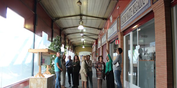 El Ayuntamiento inicia las obras  para renovar la cubierta del mercado de abastos de Triana  y evitar filtraciones con un presupuesto de 455.000 euros