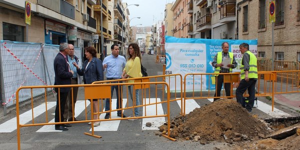 El Ayuntamiento inicia obras de mejora de redes y reurbanización de la calle Virgen de África, en el  Distrito Triana, con un presupuesto superior al medio millón de euros