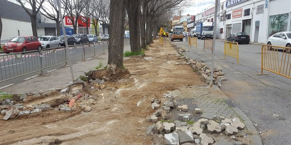 El Ayuntamiento inicia obras de renovación de los acerados del Polígono Calonge y su adaptación  a la normativa de accesibilidad universal con un presupuesto  de casi 44.300 euros