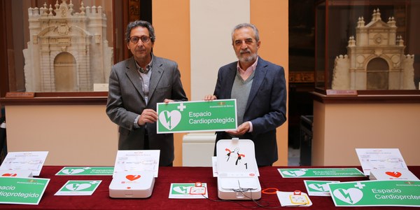 El Ayuntamiento instalará desfibriladores en todos los centros cívicos en su estrategia municipal hacia una ciudad cardioprotegida
