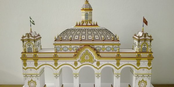 El Ayuntamiento presenta el diseño definitivo de la portada de la Feria de Abril de 2019 que se inspira en el edificio del Teatro Lope de Vega y del Casino de la Exposición