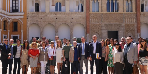 El Ayuntamiento programa un  mes dedicado al cine entre el Festival y la entrega por primera vez en Sevilla de los premios europeos y lanza su candidatura para ser sede de los Goya