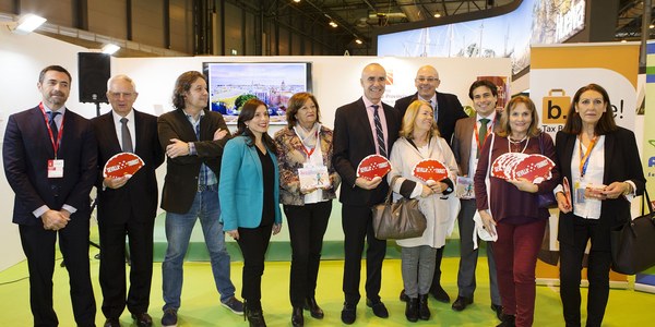 El Ayuntamiento respalda  en FITUR la iniciativa de Alcentro para facilitar la devolución del IVA en las compras a los turistas