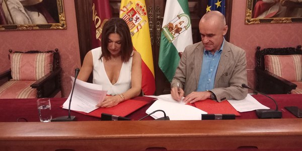 El Ayuntamiento y Doble Erre firman el acuerdo de colaboración para que SIMOF se celebre en FIBES durante los próximos tres años