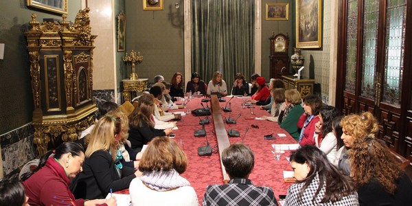 El Consejo Municipal de la Mujer acuerda por unanimidad elevar  al Pleno un manifiesto que insta  a todos los grupos políticos a rechazar cualquier paso atrás en la legislación que protege contra la violencia machista