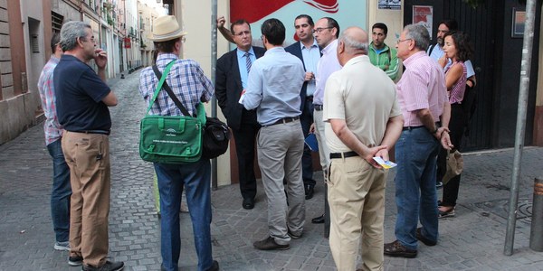 El Distrito Casco Antiguo evalúa con vecinos y comerciantes del Pumarejo y San Luis los planes específicos de limpieza y seguridad ya aplicados y nuevas medidas  para propiciar la convivencia
