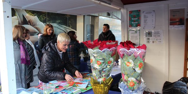 El Distrito Nervión acoge el III mercado navideño de artesanía hasta el próximo 5 de enero en la Avenida Luis de Morales