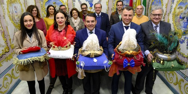 El Distrito Triana proclama a los Reyes Magos, la  Estrella de la Ilusión y el Heraldo para su Cabalgatade la tarde del 6 de enero