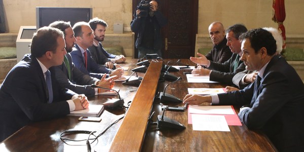 El Gobierno suscribe un acuerdo con Ciudadanos para la aprobación del presupuesto municipal centrado en el empleo, la movilidad, las políticas sociales y la inversión en patrimonio, sostenibilidad y en los barrios