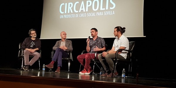 El Hogar Virgen de los Reyes se llena con motivo del estreno del documental ‘Circápolis’