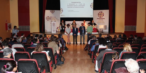 El I Encuentro y Feria de Economía Social de Sevilla reúne a unos 300 representantes de cooperativas, sociedades laborales, asociaciones y entidades del  tercer sector y 80 ponentes