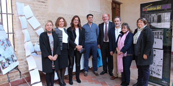 El Palacio de los Marqueses de la Algaba acoge hasta el 9 de enero la exposición ‘Las Maletas del Exilio’ que recoge el trabajo de más de 400 alumnos sobre el exilio en la Guerra Civil y durante el franquismo