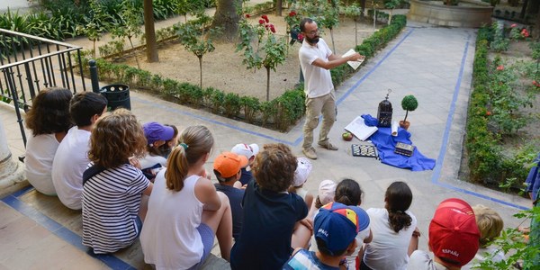 El Real Alcázar de Sevilla programa actividades educativas y de difusión histórica del monumento y sus jardines para las mañanas de julio, agosto y hasta el 7 de septiembre dirigidas al público infantil