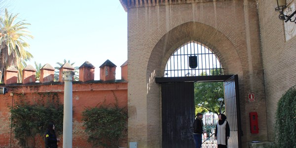 El Real Alcázar programa visitas guiadas gratuitas de martes a domingo para nacidos o empadronados en la ciudad con entrada por la Puerta de la Alcoba