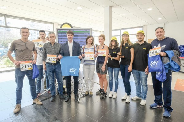 Entrega dorsales carrera Triana.jpg