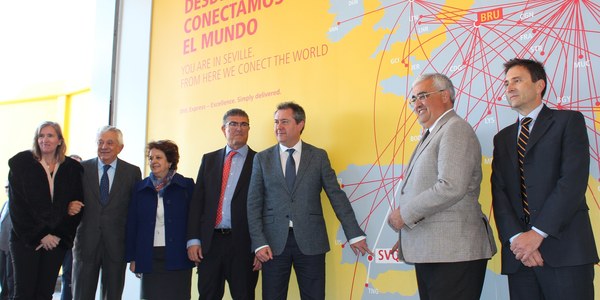 Espadas enmarca la ampliación de las instalaciones de DHL en el aeropuerto de Sevilla en la recuperación industrial, económica y laboral de la ciudad y su área metropolitana