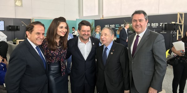 Espadas marca la movilidad eléctrica como reto local de la sostenibilidad urbana y pide flexibilizar las limitaciones legales nacionales para mejorar los incentivos