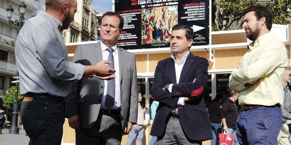La Feria del Belén de Sevilla celebra su XXV edición junto a la Catedral y al Archivo de Indias hasta el próximo 23 de diciembre