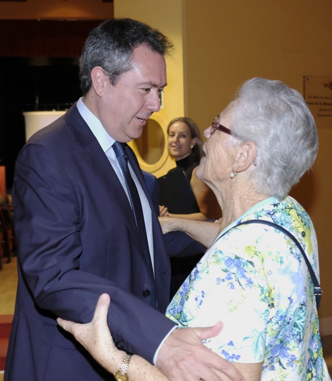 Foto alcalde Día Mayor (2).jpg