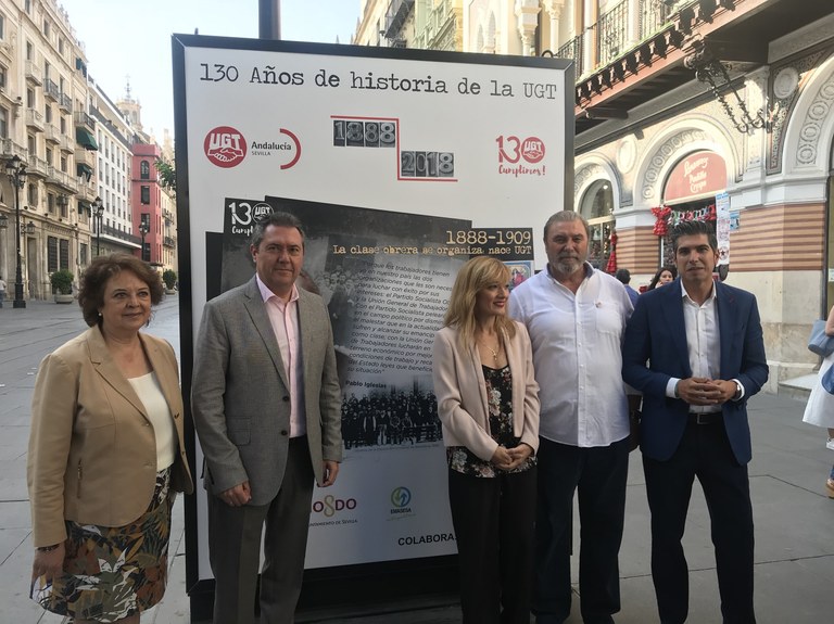 Foto alcalde exposición UGT.jpg